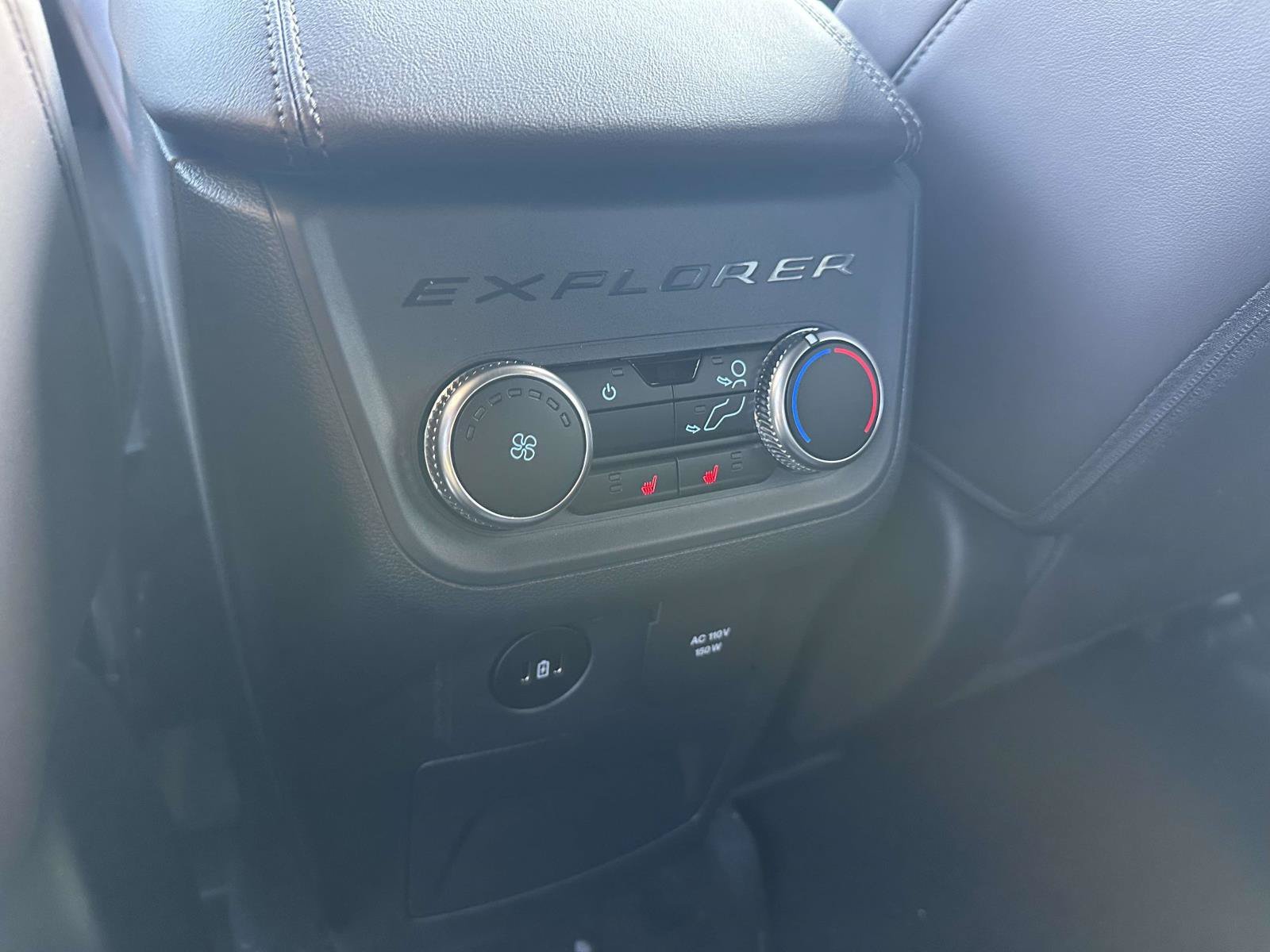 2026 Ford Explorer Platinum - Photo 9