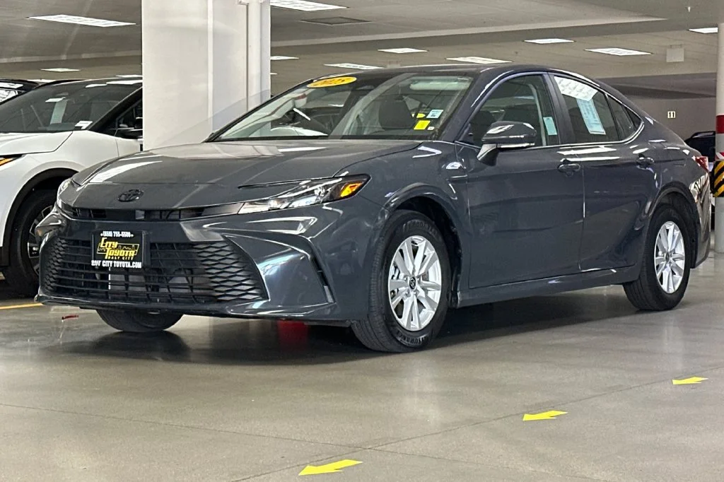 Certified Used 2025  Toyota LE image 8