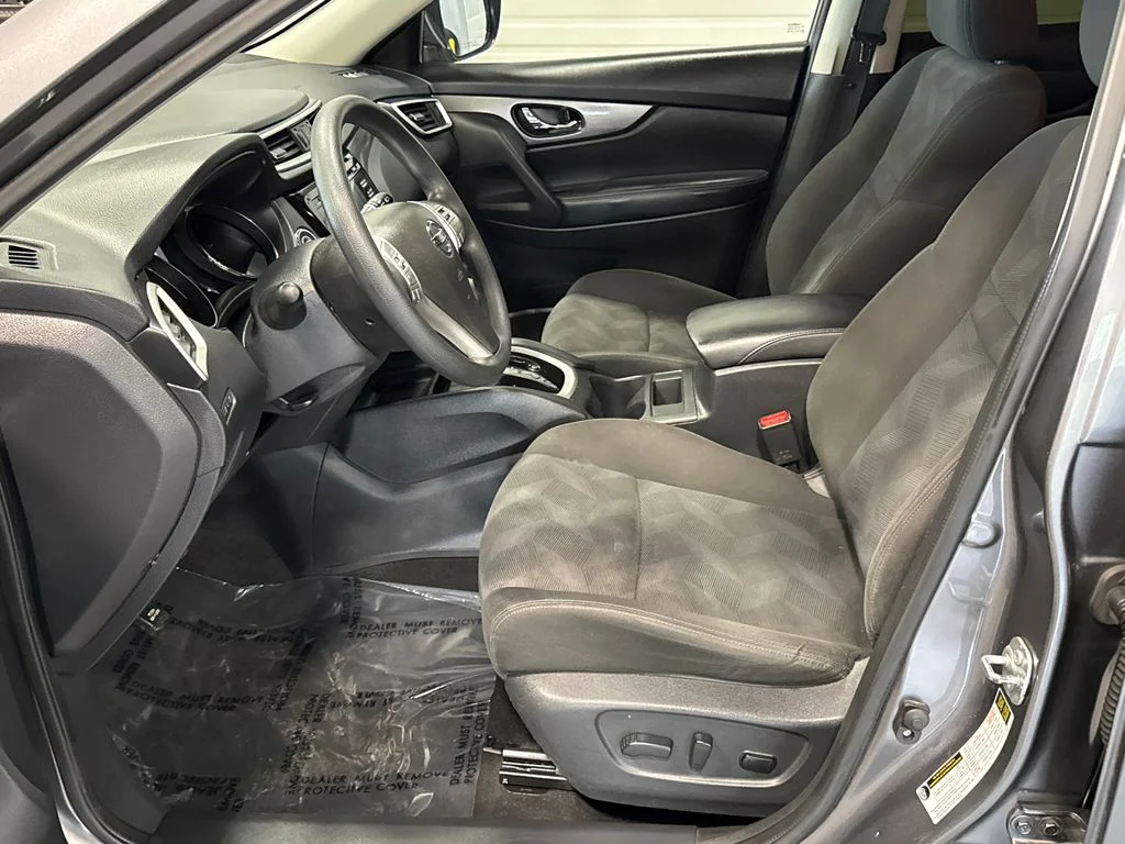 Used 2016 Gray Nissan SV image 7