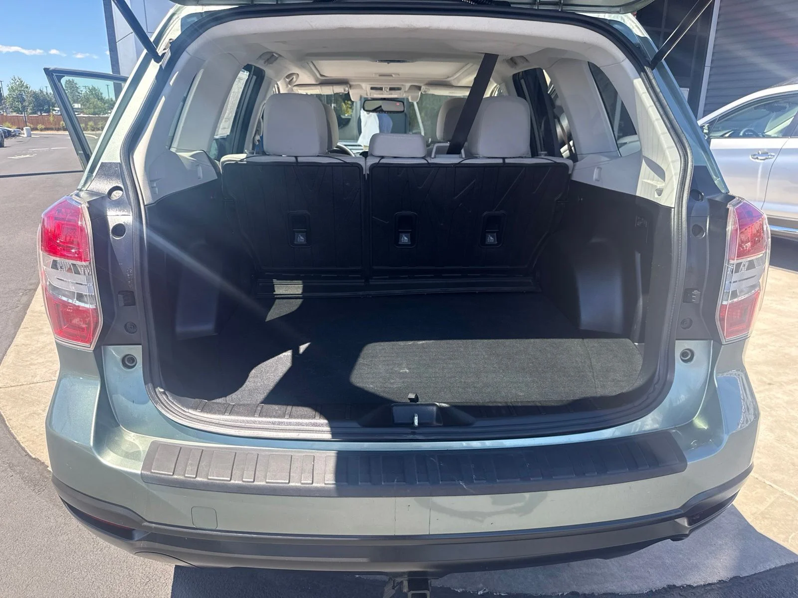 Used 2015 Green Metallic Subaru 2.5i Premium image 15