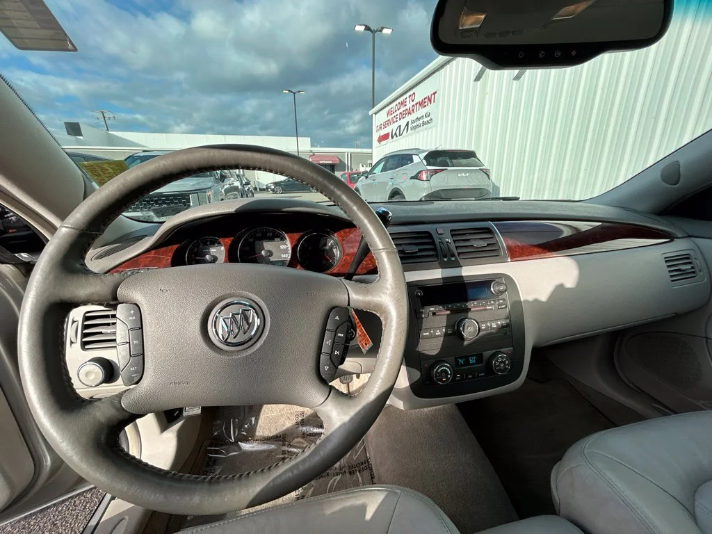 Used 2007 Silver Buick CXL image 13