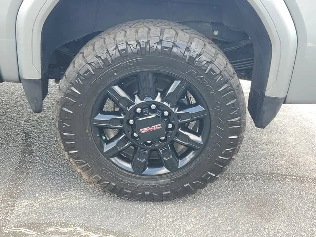 Used 2024 Sterling Metallic GMC AT4 image 32