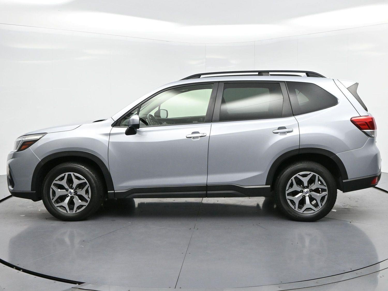 Used 2020 Ice Silver Metallic Subaru Premium image 4