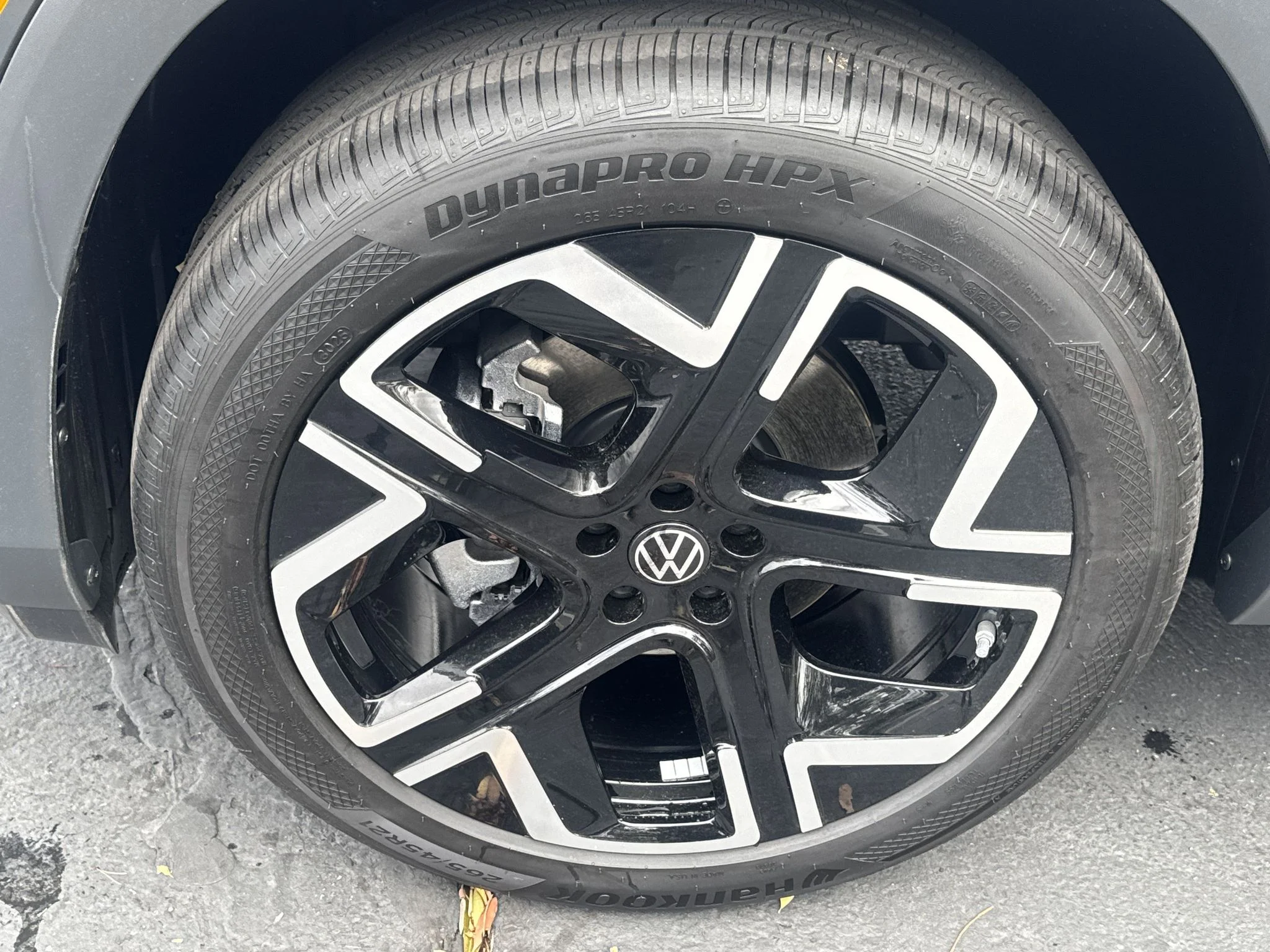 New 2027 Sacramento Green Metallic Volkswagen SEL Premium R-Line image 10