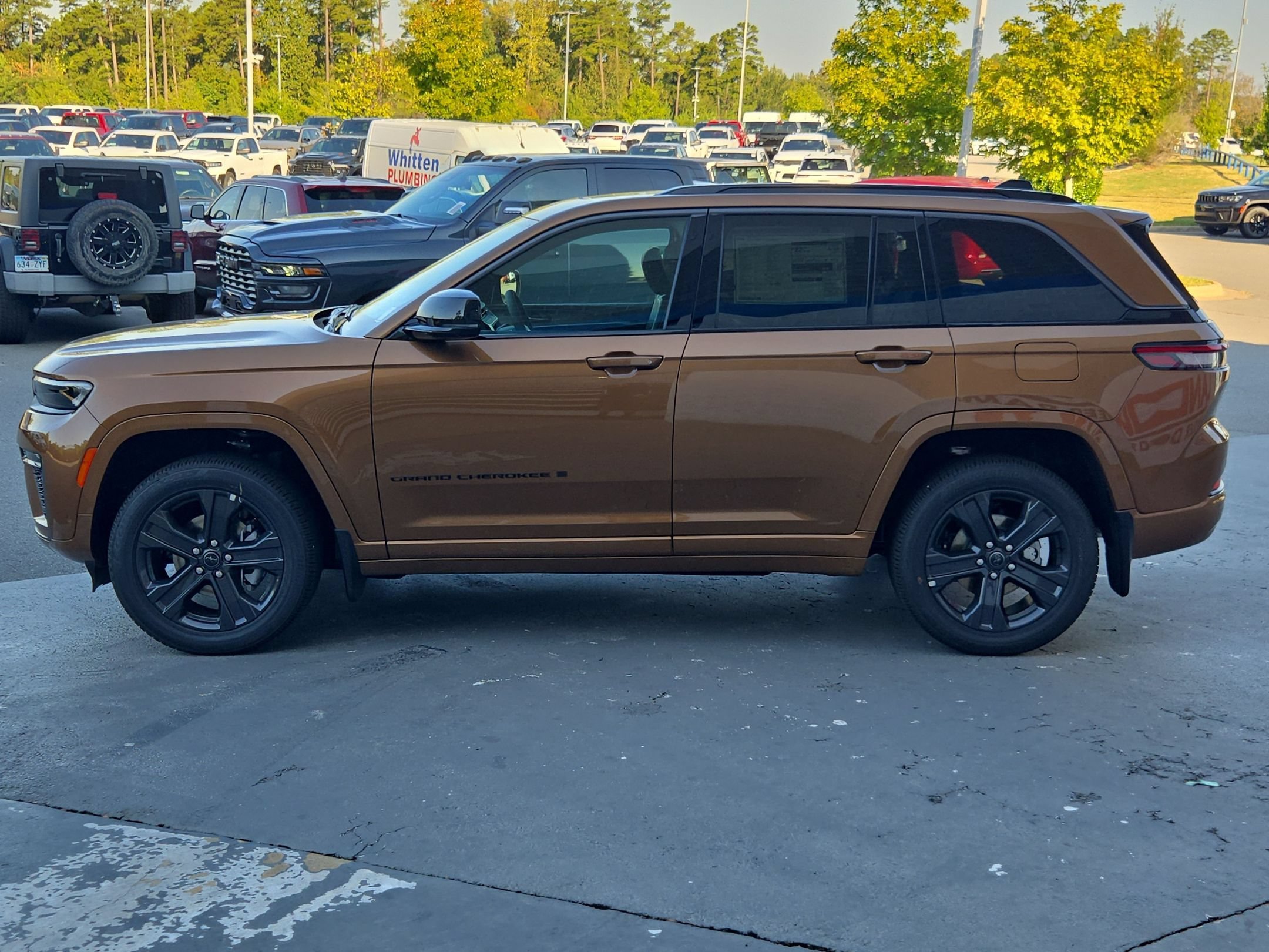 New 2027 Copper Shino Metallic Clear-Coat Paint Jeep Limited Reserve image 4
