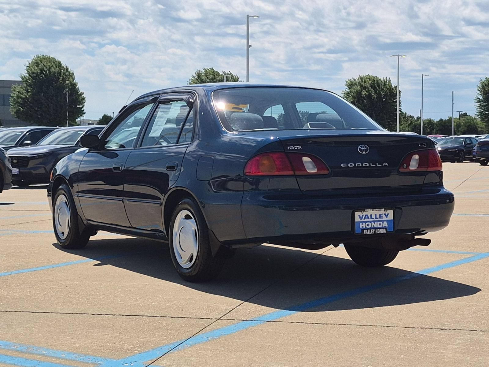 Used 1998 Brilliant Blue Pearl Toyota LE image 8