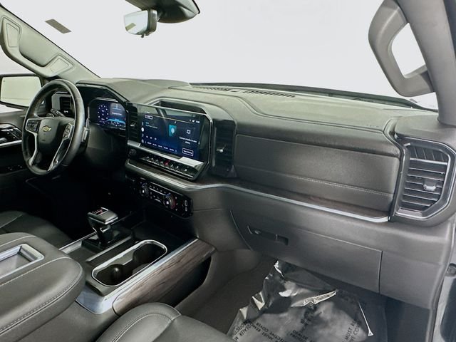Used 2022 Black Chevrolet LTZ image 28