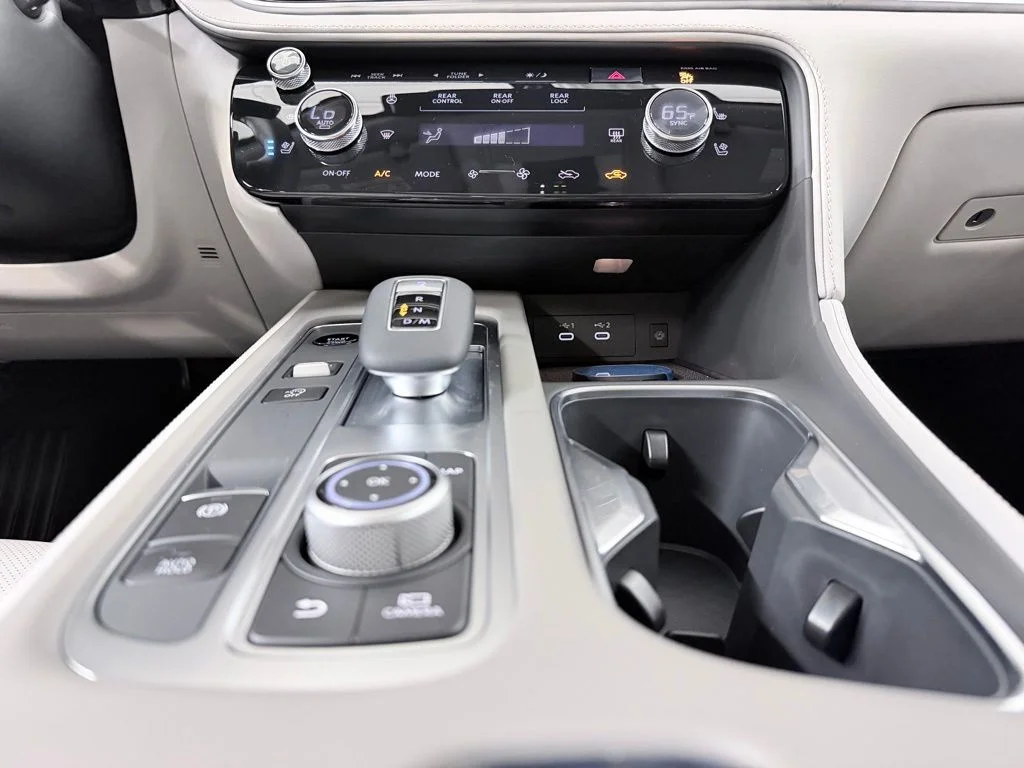 New 2027 RADIANT WHITE INFINITI Luxe FWD image 28