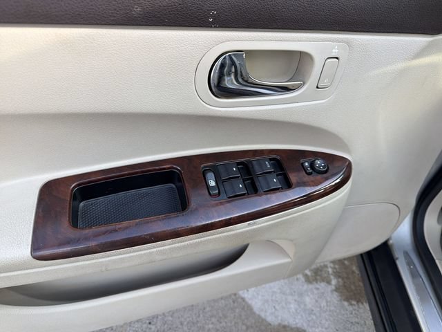 Used 2009 GOLD MIST METALLIC Buick CX image 15