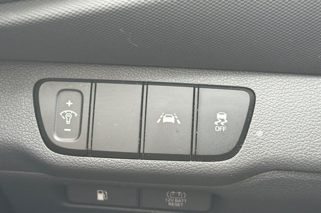 Used 2020 Ceramic White Hyundai Blue image 34