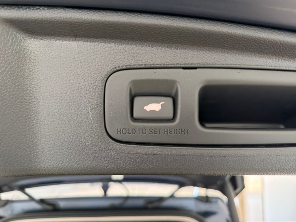 Used 2024  Honda EX-L image 30