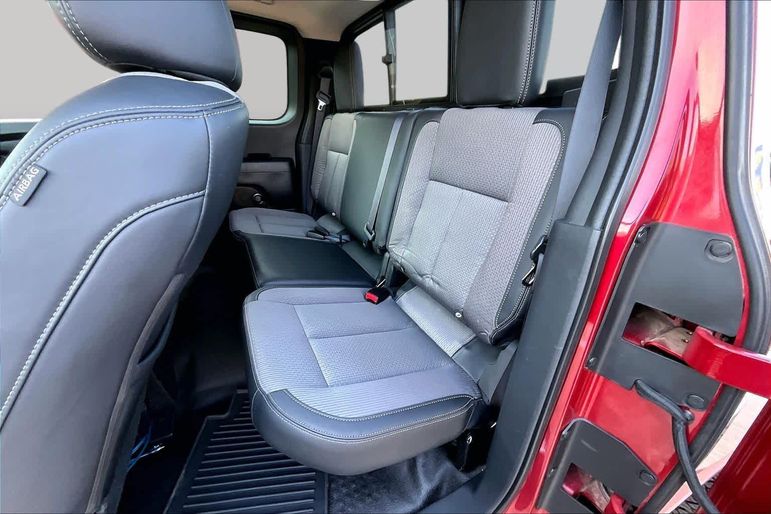Used 2018 Cayenne Red Nissan S image 22