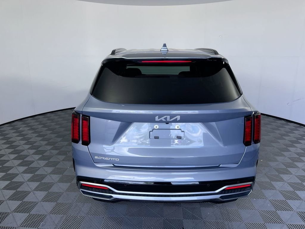 Used 2023 Silver Kia S image 4