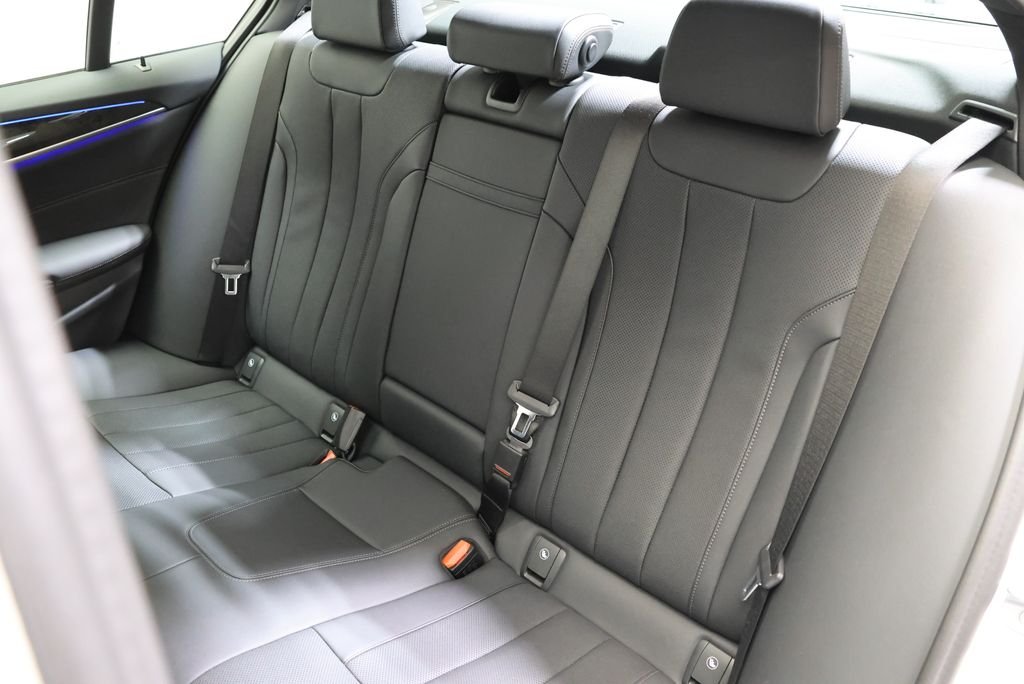2023 BMW 5 Series 540i - Photo 36