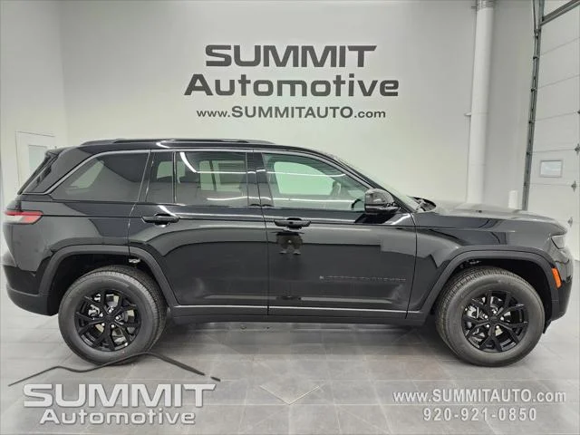 2026 Jeep Grand Cherokee Laredo