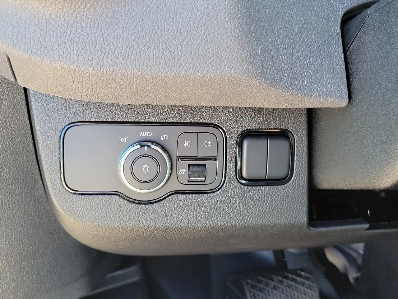 New 2026 Jet Black Mercedes-Benz Passenger 170 WB image 21