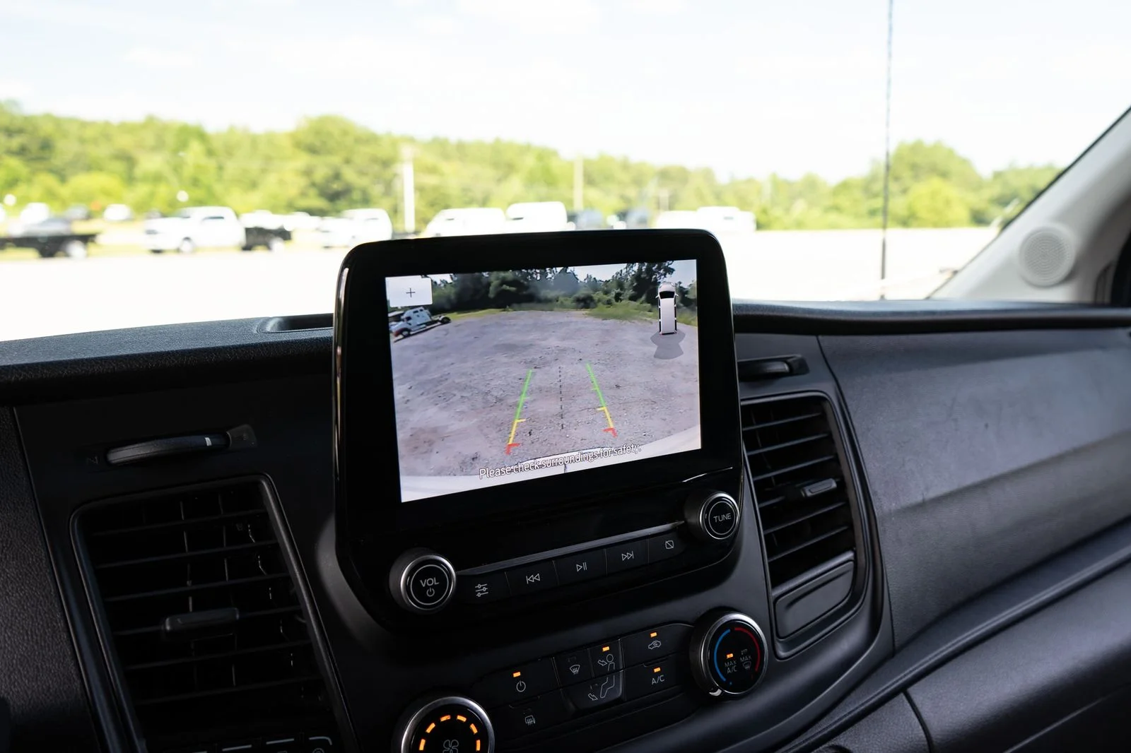 Used 2020 White Ford XL image 26