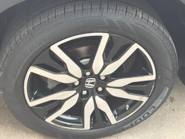 Used 2022  Honda Touring image 11