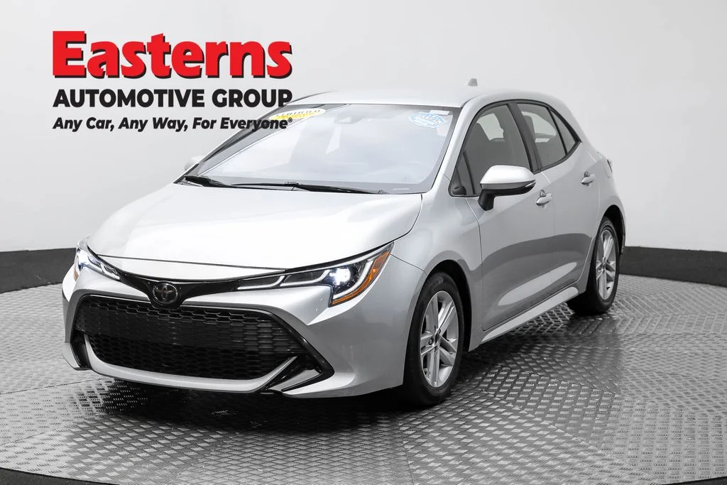 Used 2021 Silver Toyota SE image 1