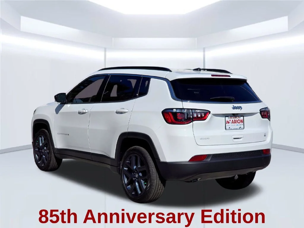 New 2026 White Jeep Latitude image 18