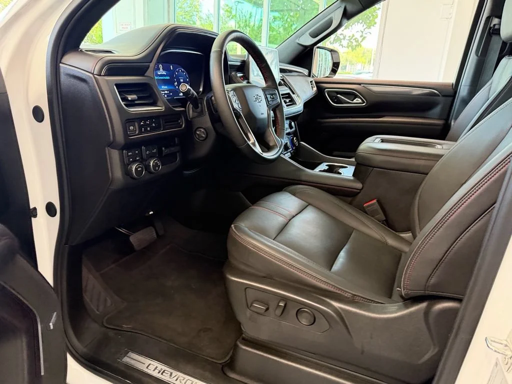 Used 2023 SUMMIT WHITE Chevrolet RST image 10