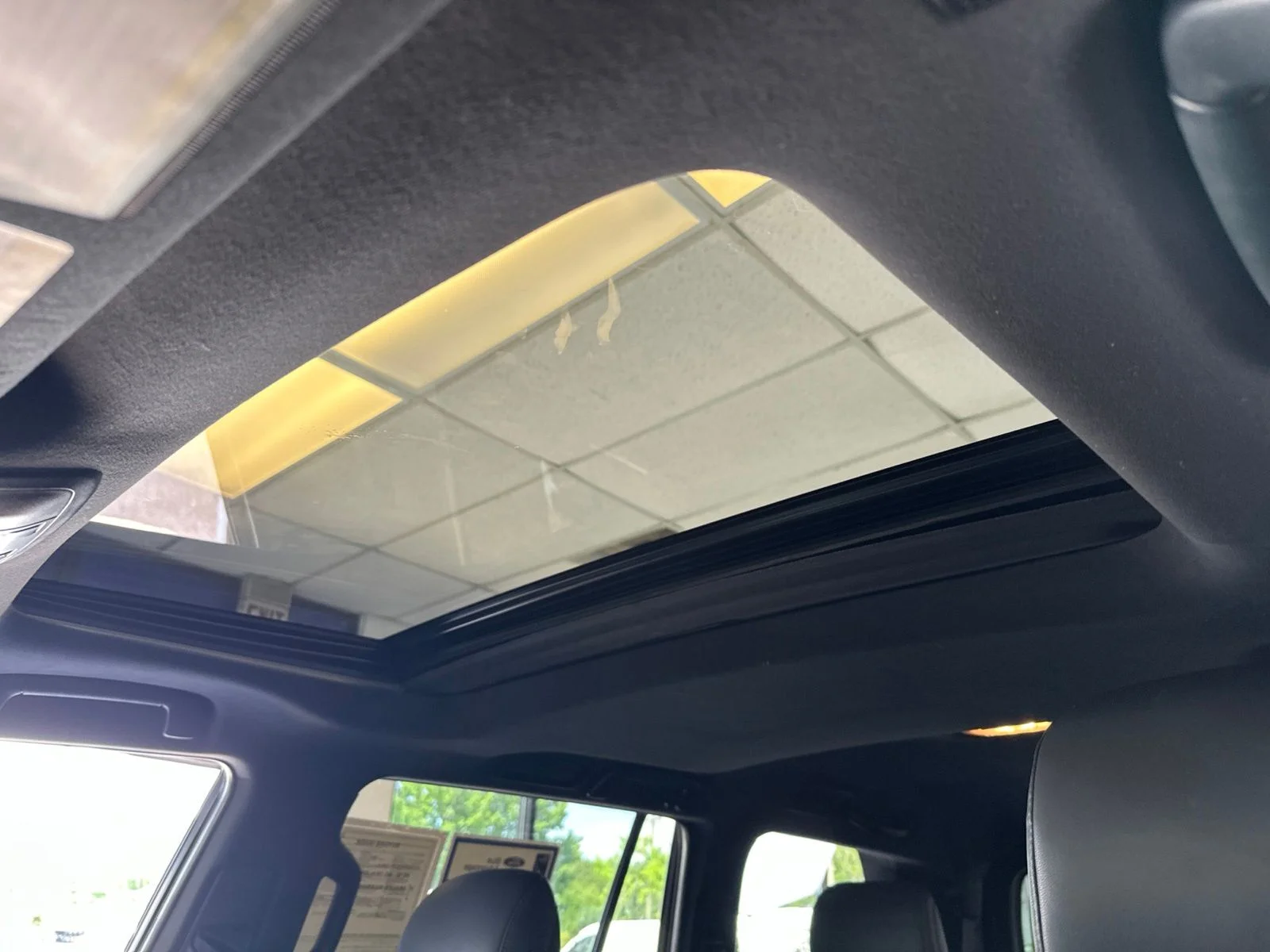 Used 2022  Lexus 460 image 10