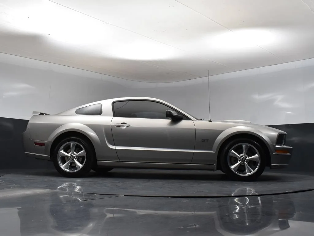 Used 2008 Gray Ford GT Deluxe image 31