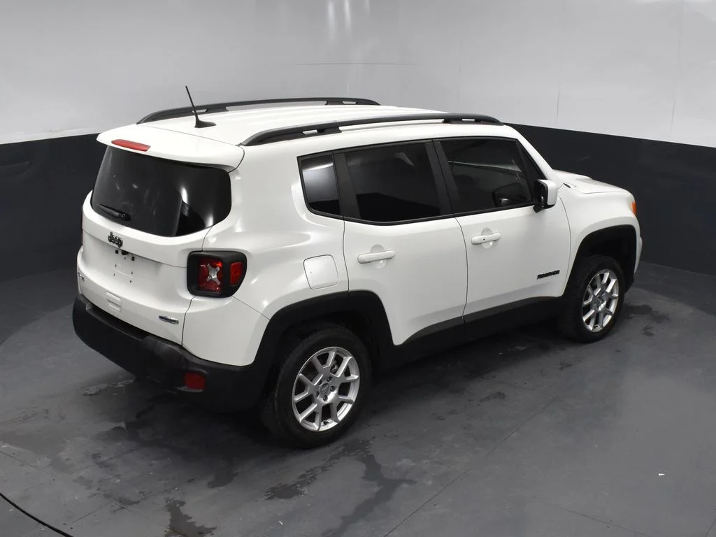 Certified Used 2021 White Jeep Latitude image 37