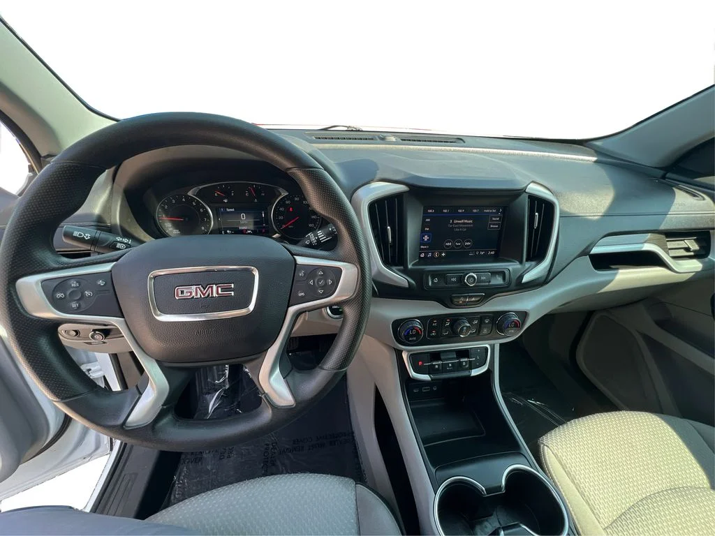 Used 2023 Summit White GMC SLE image 22