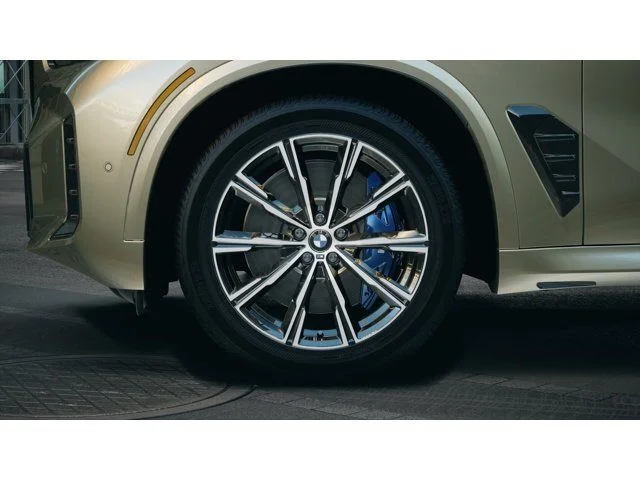 New 2026 Manhattan Green Metallic BMW xDrive40i image 7