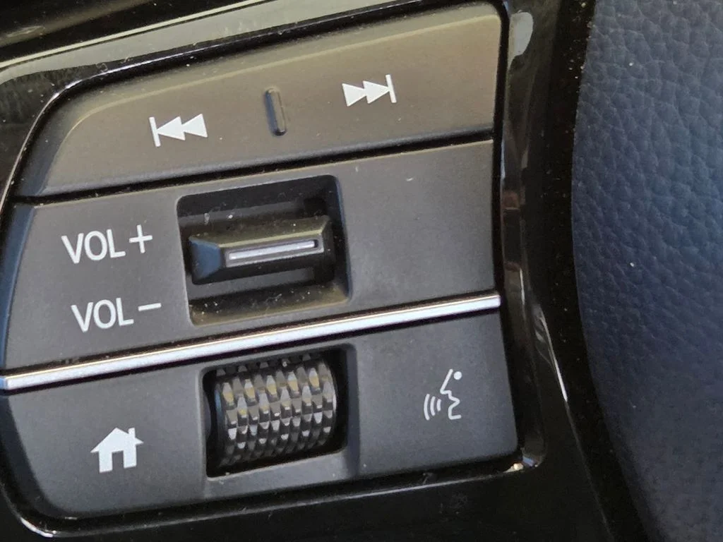 Certified Used 2025  Honda EX-L image 32