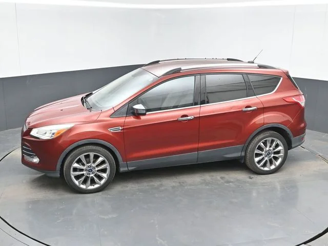 Used 2016 Orange Ford SE image 31