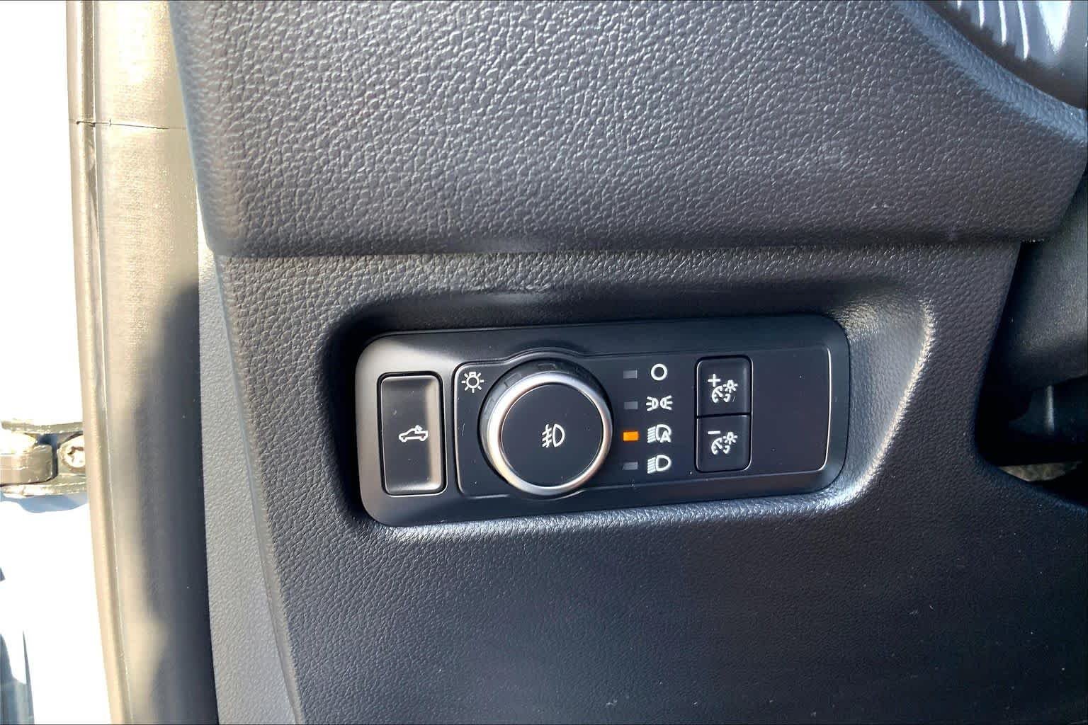 Used 2024 Azure Gray Metallic Ford XLT image 31