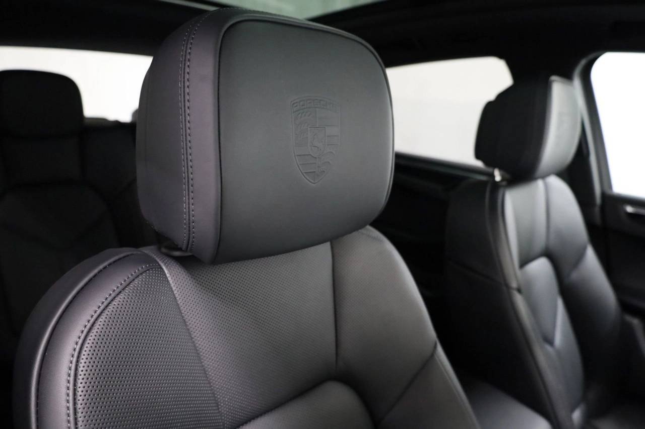 Used 2026 Dolomite Silver Metallic Porsche S image 22