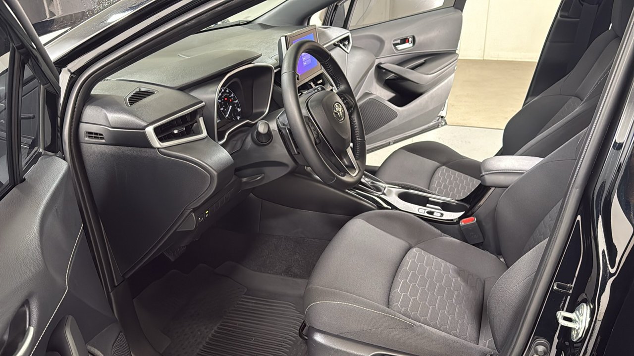 2026 Toyota Corolla Hatchback SE - Photo 12