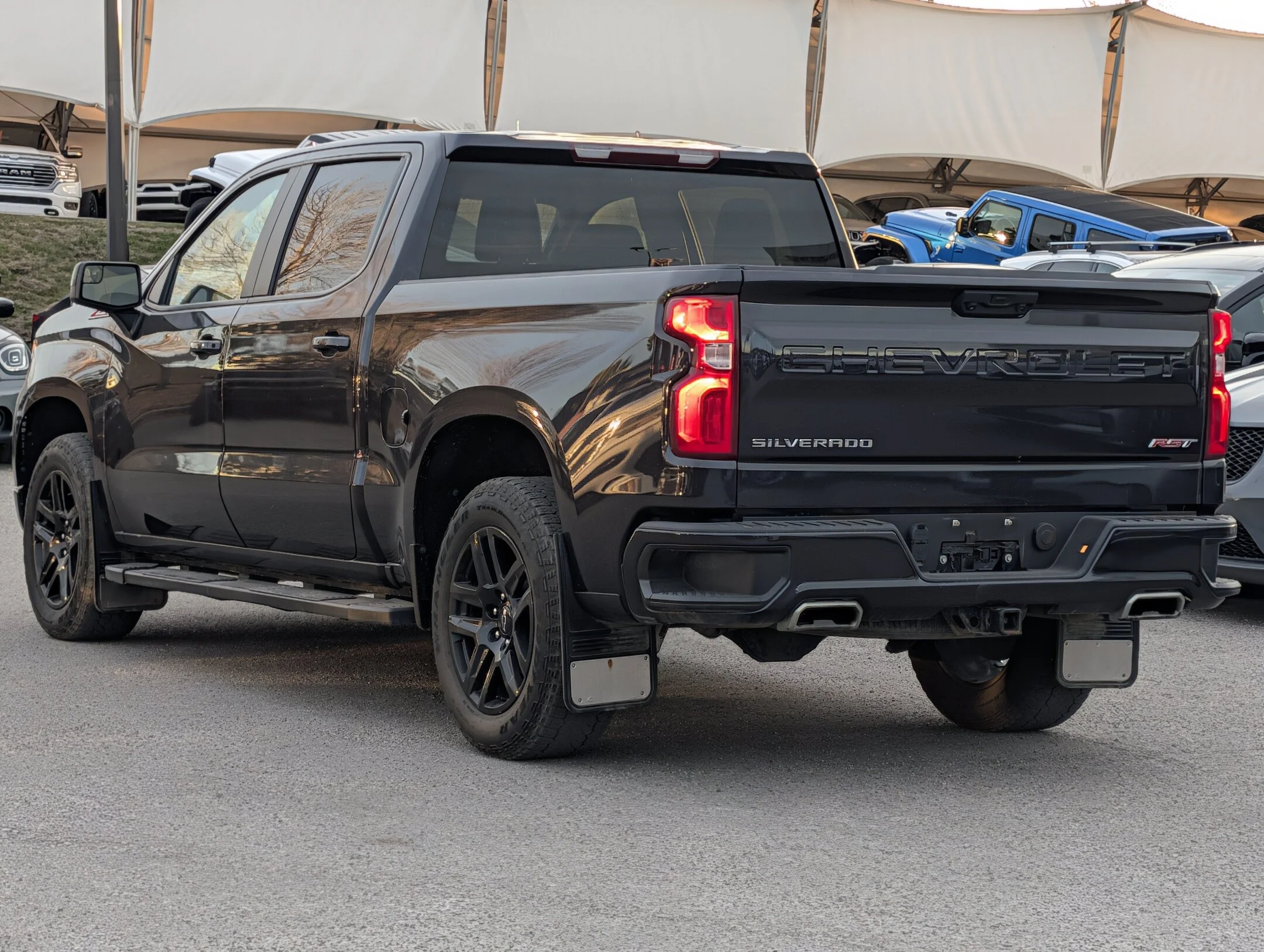 Used 2022 Black Chevrolet RST Z71 Offroad - 13.4 Touchscreen - Heated W - 4WD Crew Cab 147 RST image 6