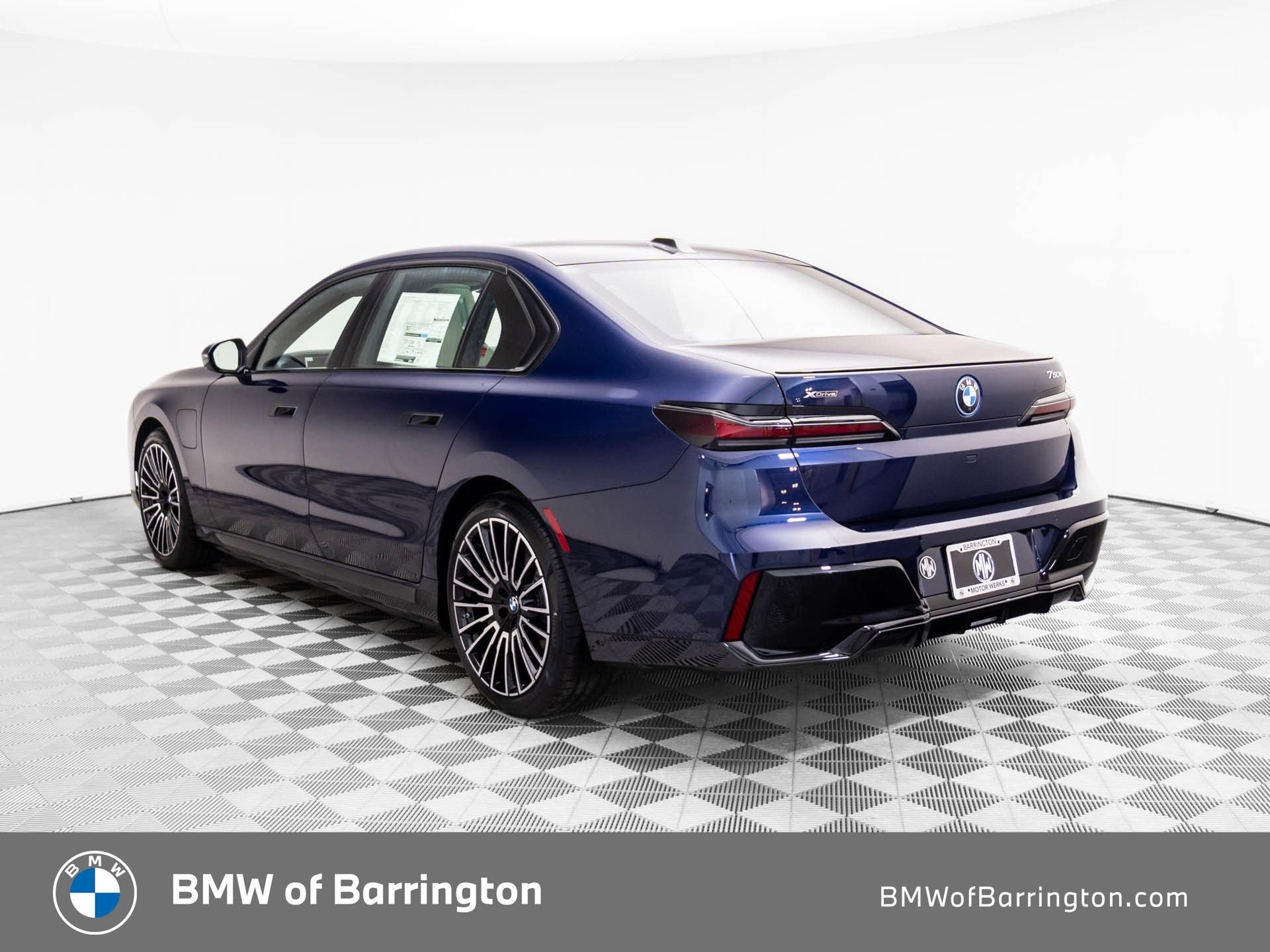 New 2026 Tanzanite Blue II Metallic BMW 750e xDrive image 3
