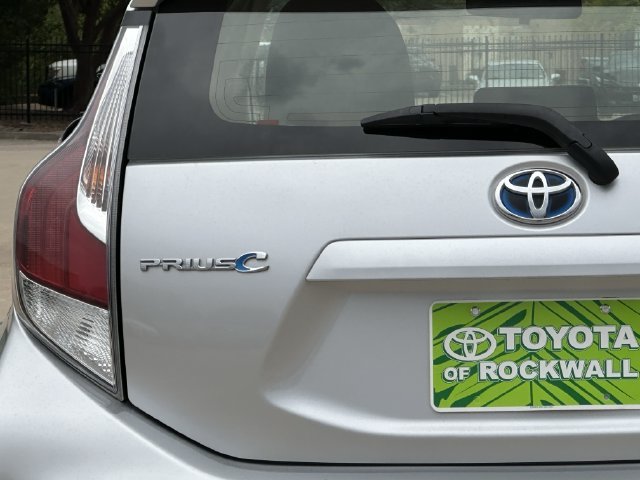 Used 2015 Silver Toyota Three image 5