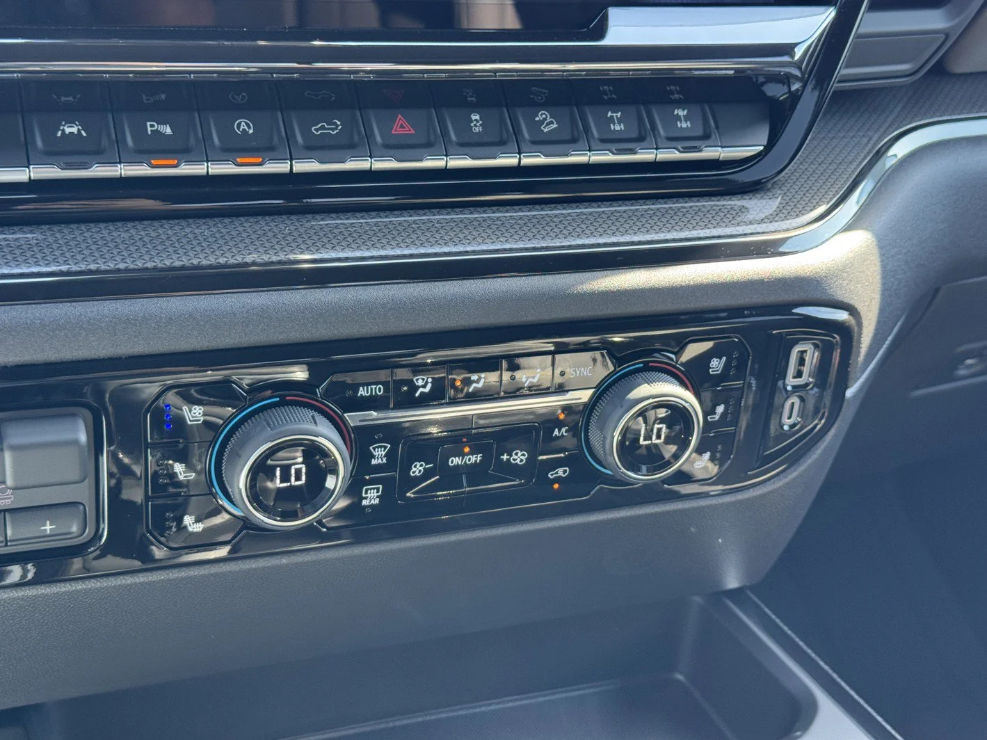 2026 Chevrolet Silverado 1500 ZR2 - Photo 20