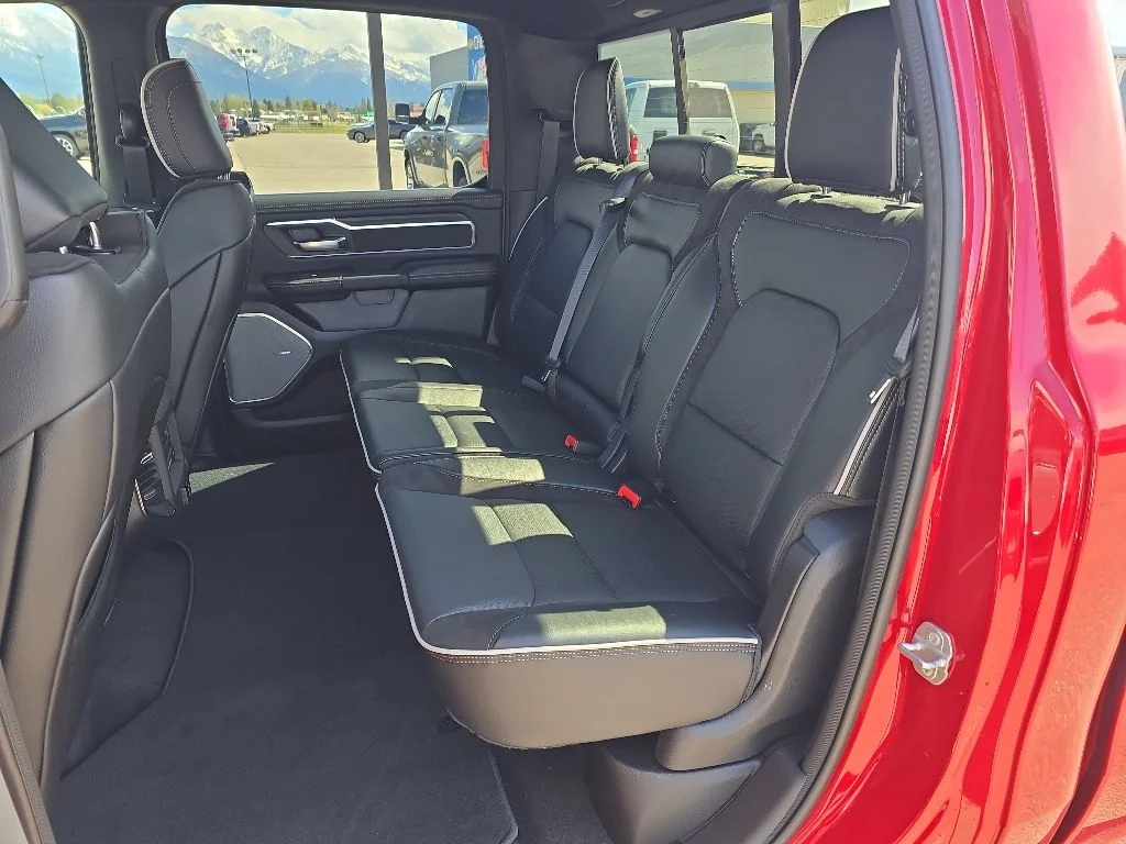 New 2026 Molten Red Pearl-Coat Exterior Paint RAM Laramie image 25