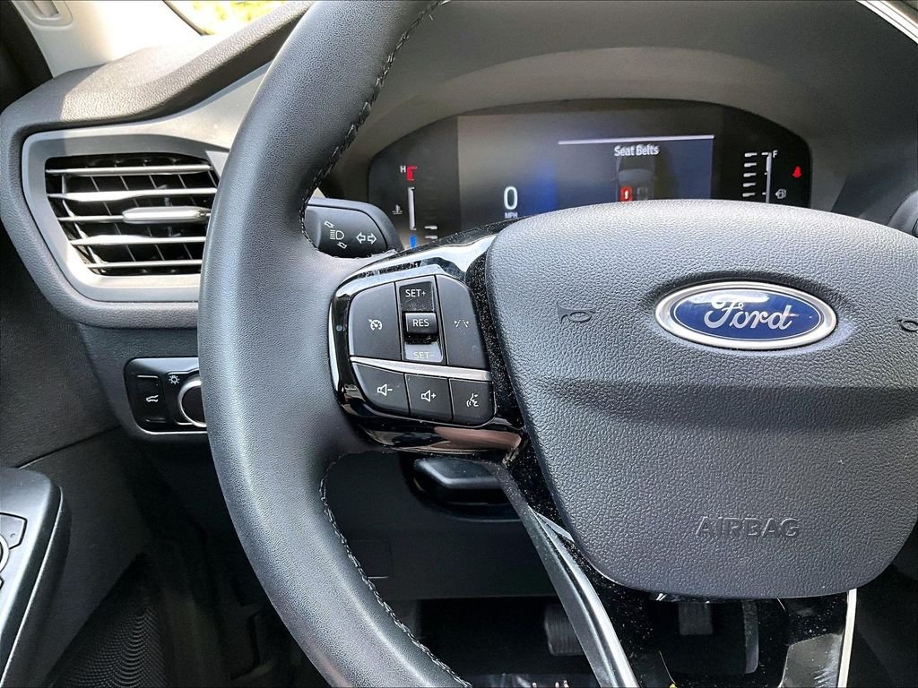 Used 2023 Black Ford Active image 19