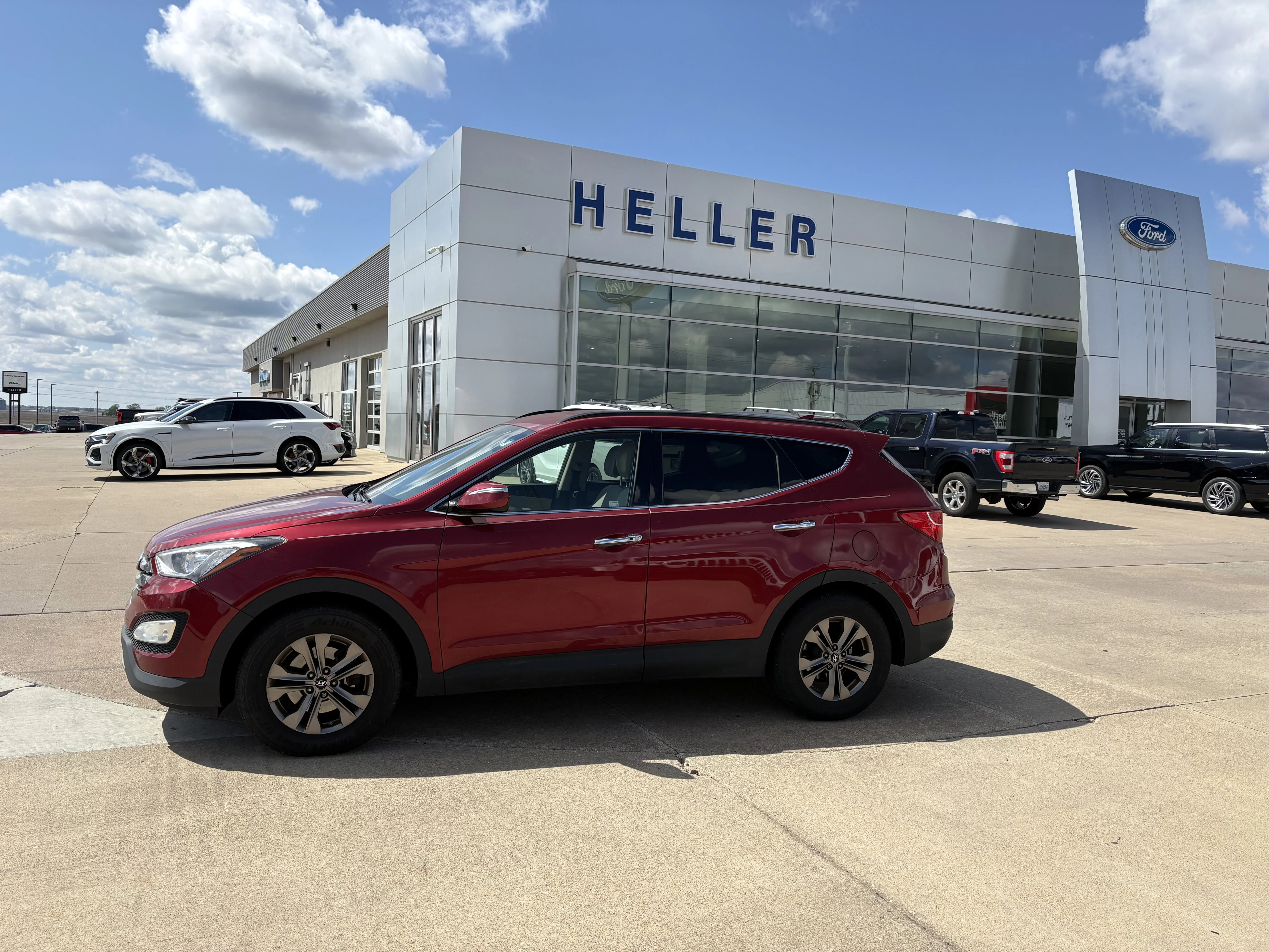 Used 2014 Serrano Red Hyundai Base image 3