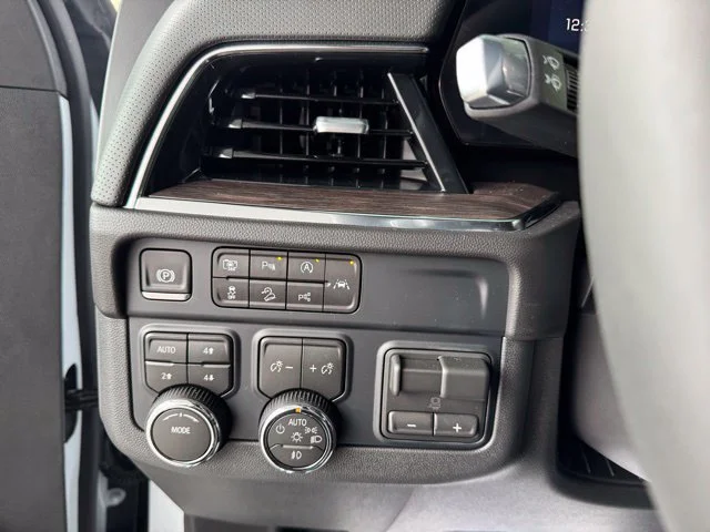 2026 Chevrolet Suburban Premier - Photo 23