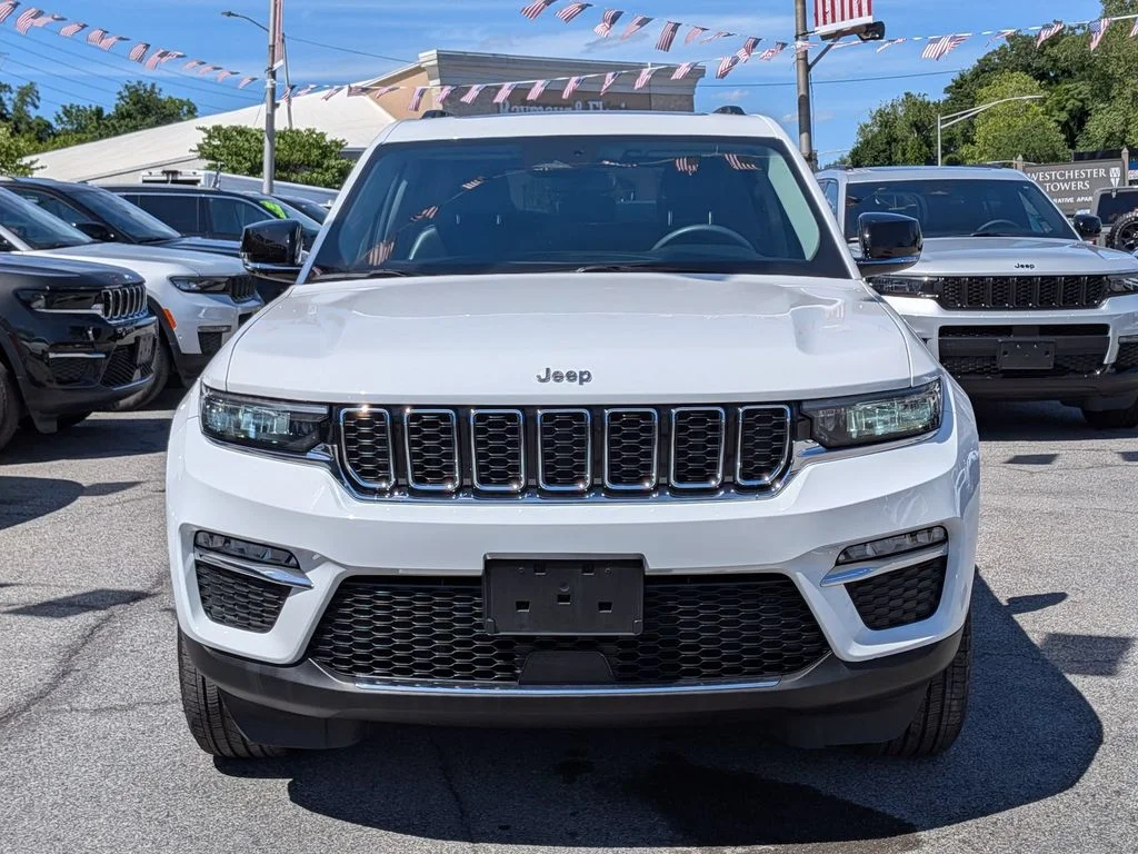 Used 2023 White Jeep Limited image 3