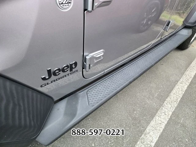 Used 2020 Billet Silver Metallic JEEP SPORT image 2