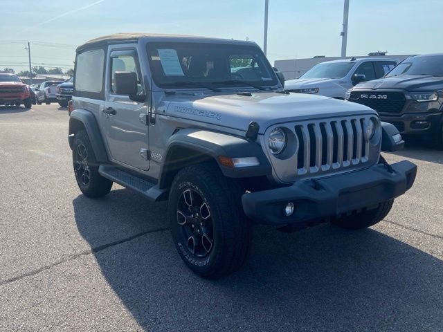 Certified Used 2018 Billet Silver Metallic Clearcoat Jeep Sport S image 2