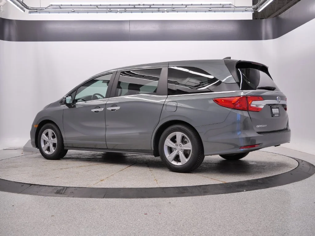 Used 2018 Gray Honda EX-L image 3