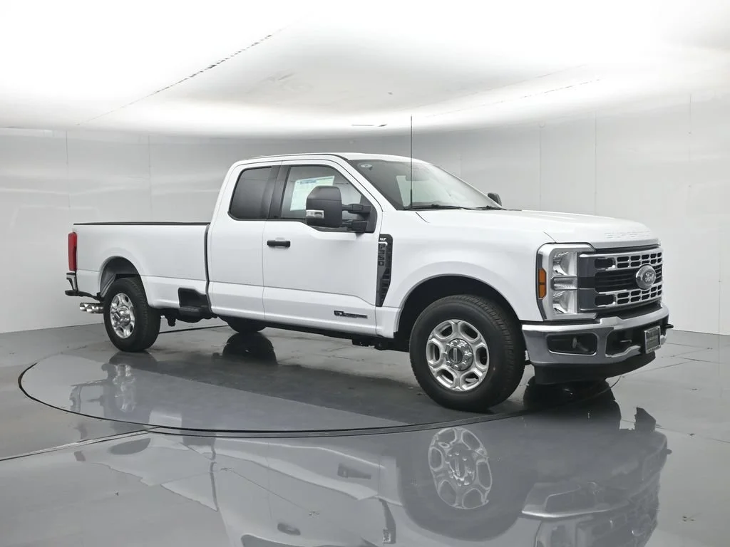 New 2026 Oxford White Ford XLT image 24