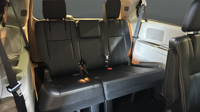 Used 2019 Indigo Blue Clearcoat Dodge  image 26