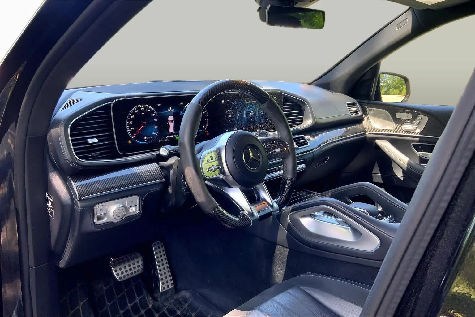 Used 2022 Obsidian Black Metallic Mercedes-Benz AMG® GLS 63 image 17